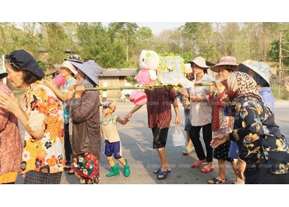 2019–05-14 泰干旱帕夭玩具猫游行求雨